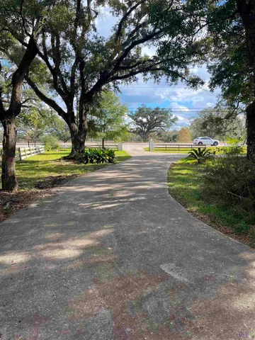 $520,000 | 7425 Sullivan Road, Greenwell Springs, LA 70739