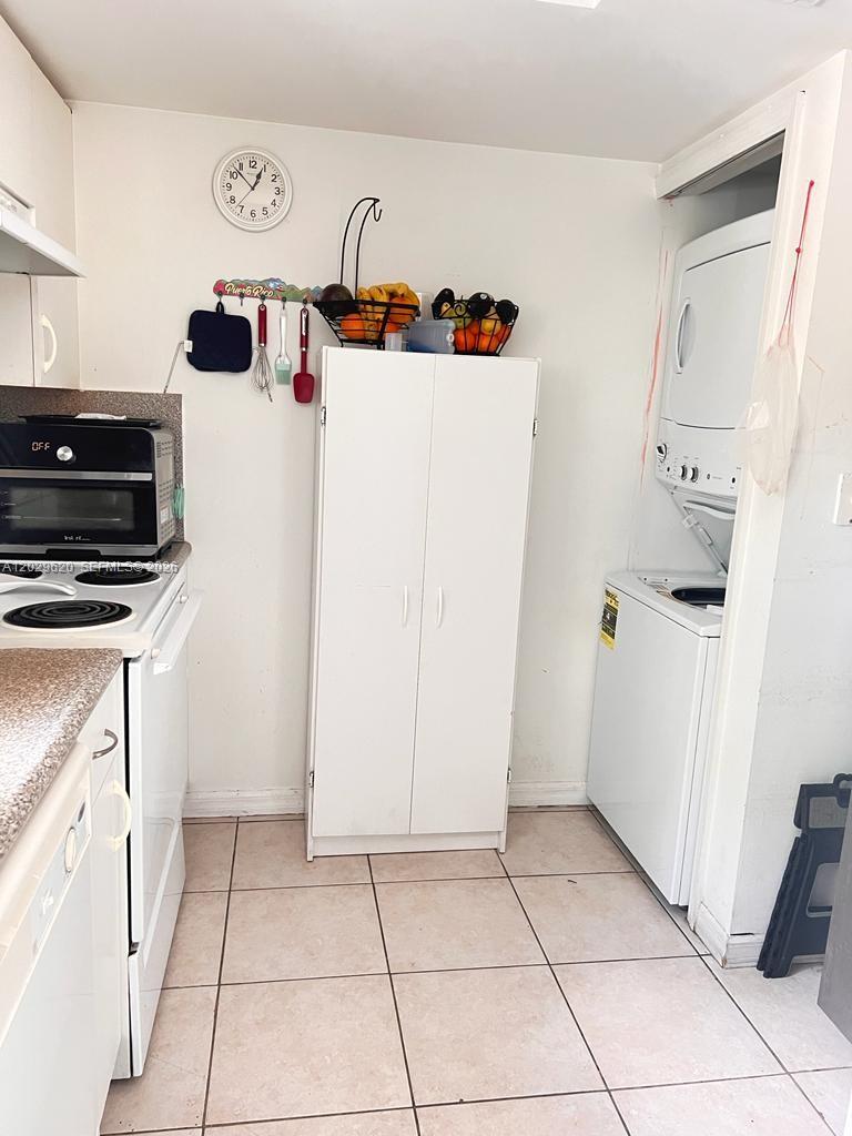 2475 Northwest 16th St Road, Unit 215 Miami, FL 33125 - Photo 11 of 17