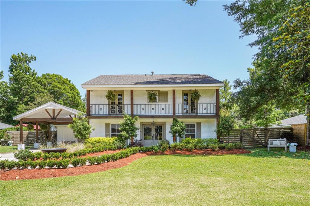 655 Barbara Place Mandeville, LA 70448 - Photo 2 of 34