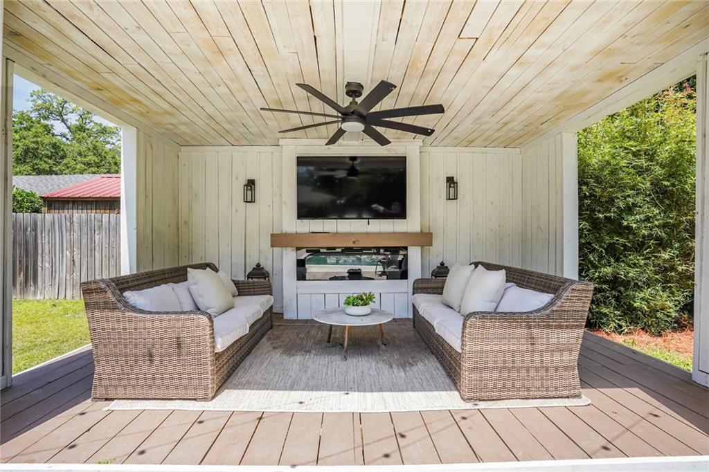 655 Barbara Place Mandeville, LA 70448 - Photo 4 of 34