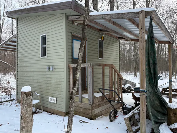 $600,000 | West Prairie Road, Midland, MI 48640