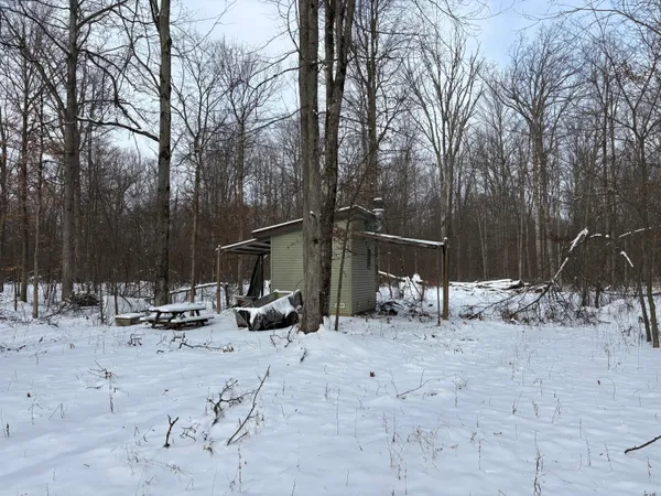 $600,000 | West Prairie Road, Midland, MI 48640