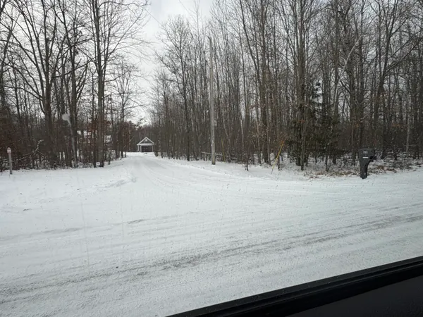 $600,000 | West Prairie Road, Midland, MI 48640