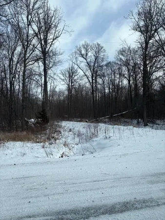 $600,000 | West Prairie Road, Midland, MI 48640