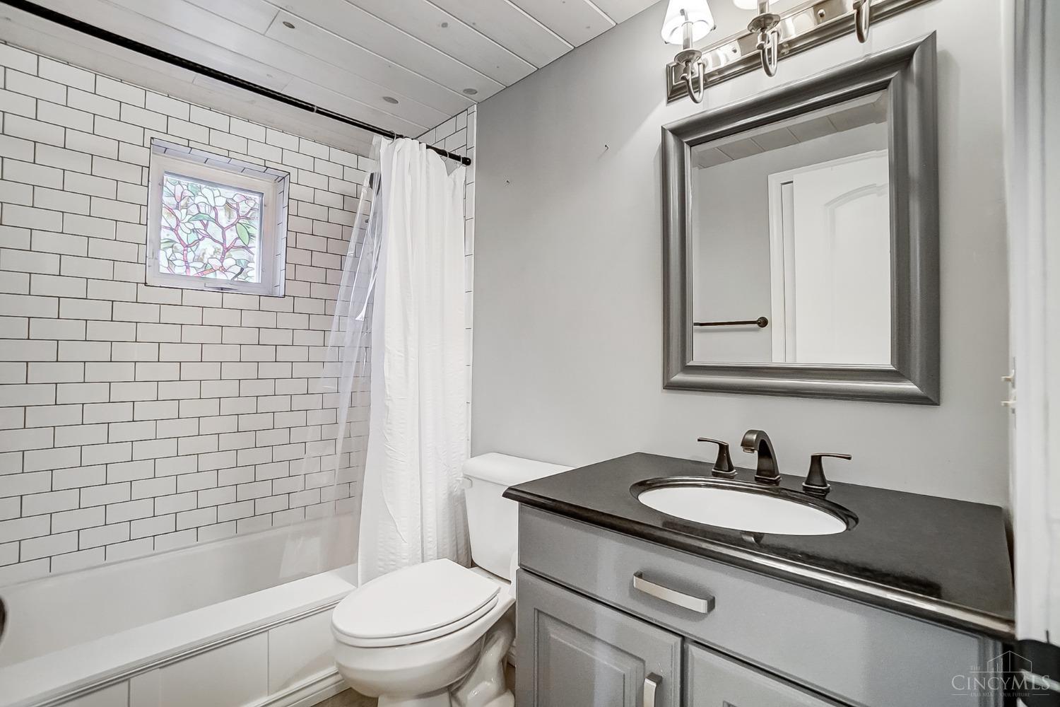 4842 Hanley Road Cincinnati, OH 45247 - Photo 16 of 38