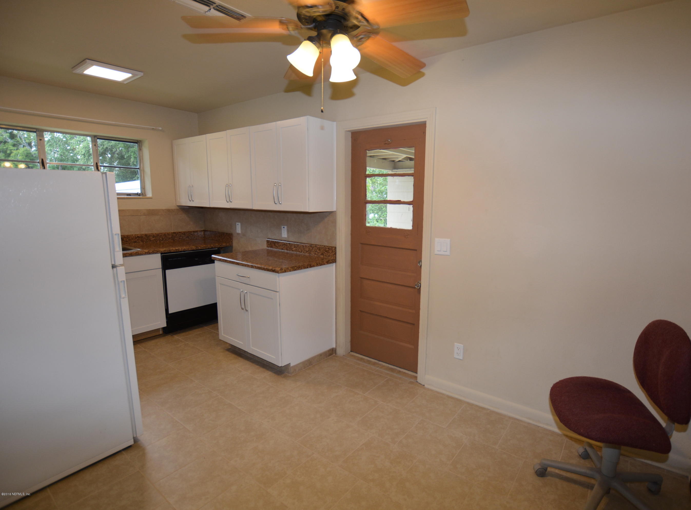 2963 Alonso Road Jacksonville, FL 32216 - Photo 10 of 22 Kitchen with eat in area