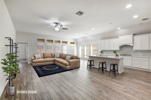 $3,200 | 10835 High Red Mesa, Missouri City, TX 77459