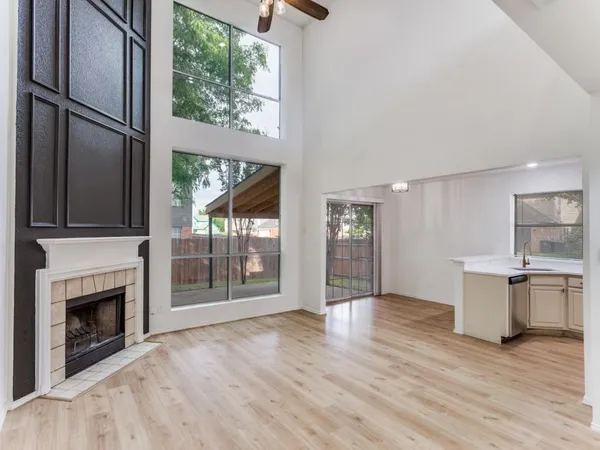 $2,600 | 3100 Kathy Lane, Fort Worth, TX 76123