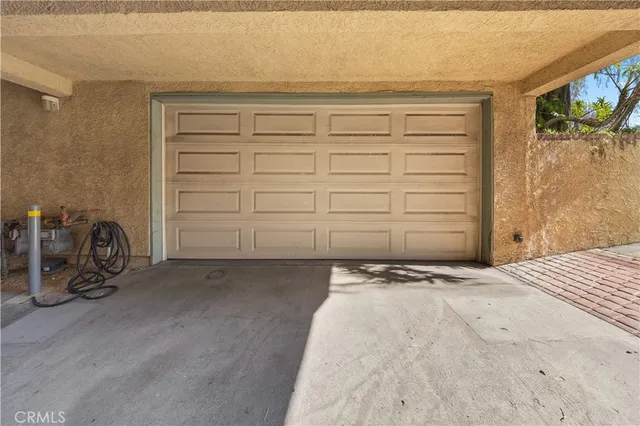 a view of a garage