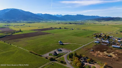 $785,000 | 122 County Road 122, Thayne, WY 83127