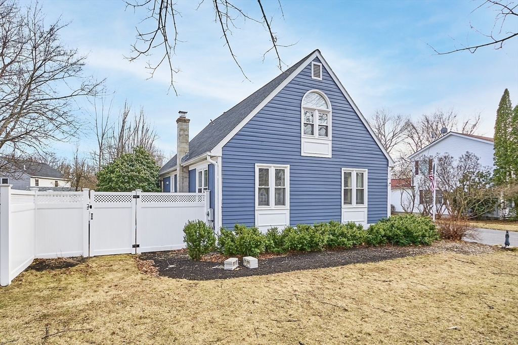 84 Pierce Farm Road Fitchburg, MA 01420 - Photo 3 of 35 Gallery Image 3