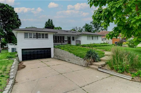 $509,900 | 1102 West 85th Terrace, Kansas City, MO 64114