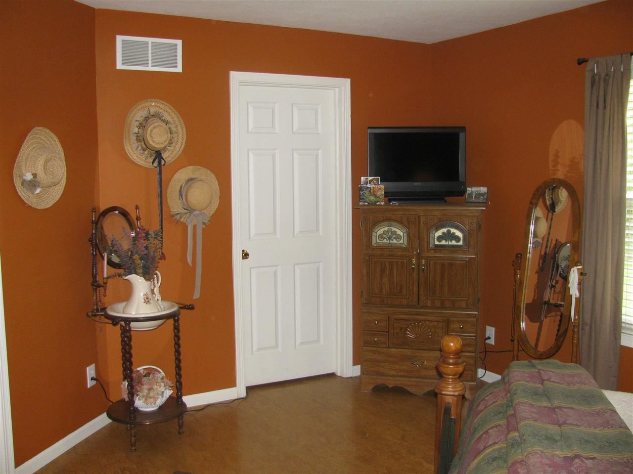 4323 Maple Road South Bend, IN 46628 - Photo 10 of 23 Gallery Image 10