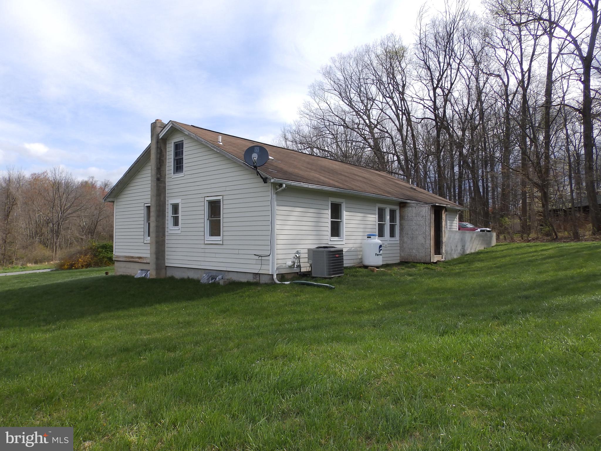 15125 Barnes Road New Windsor, MD 21776 - Photo 5 of 35 Rear- left