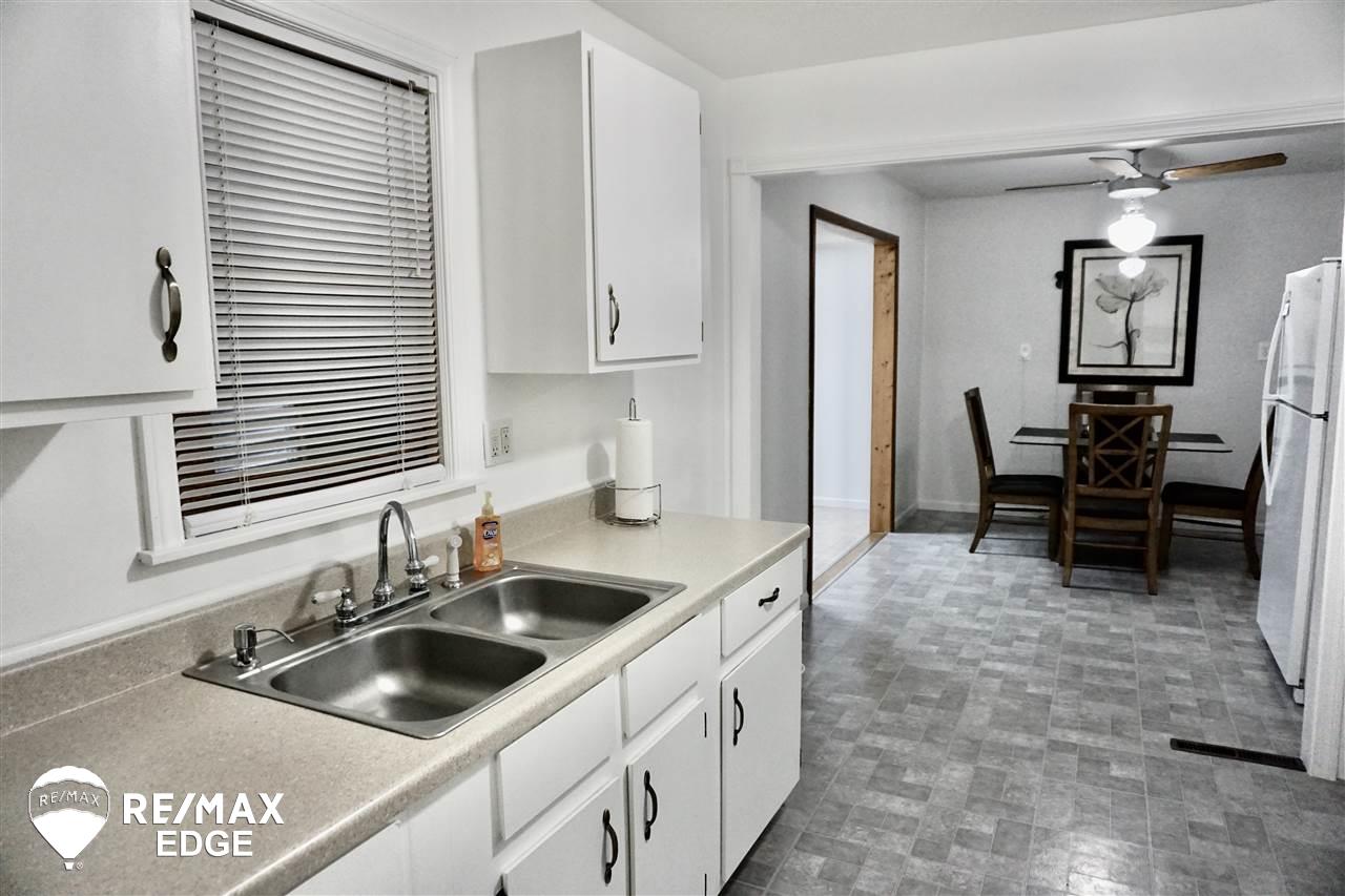 512 South McKinley Road Flushing, MI 48433 - Photo 3 of 18 50030251-2.JPG