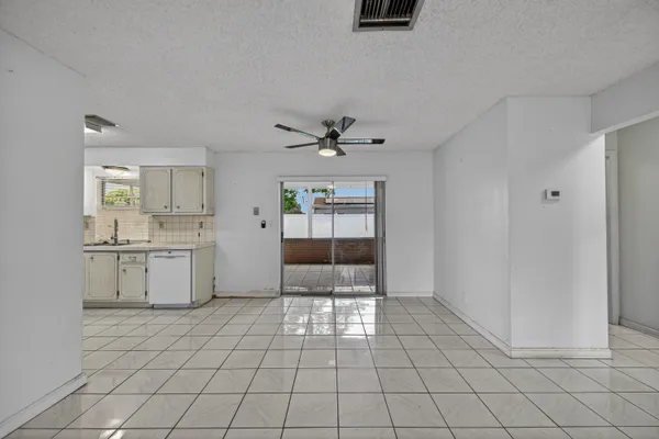 $424,788 | 8104 Northwest 94th Avenue, Tamarac, FL 33321