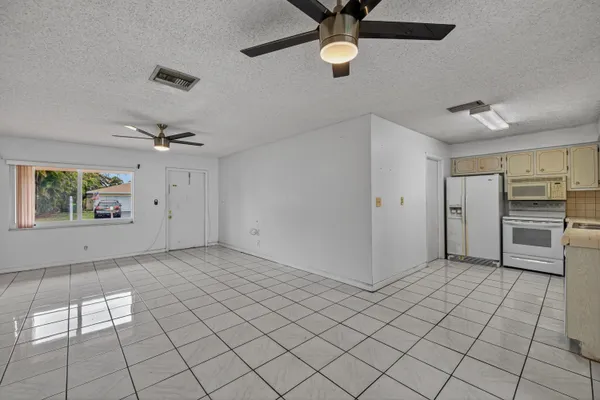 $424,788 | 8104 Northwest 94th Avenue, Tamarac, FL 33321