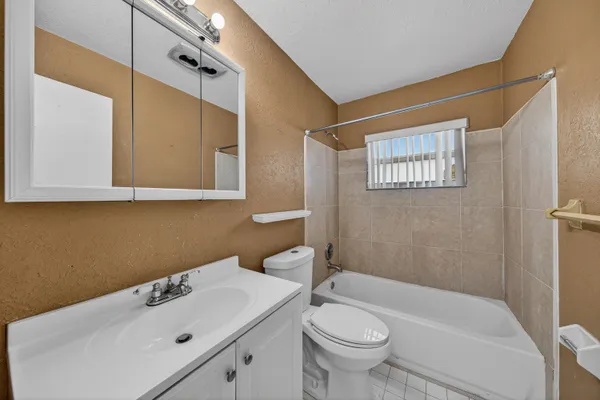 $424,788 | 8104 Northwest 94th Avenue, Tamarac, FL 33321
