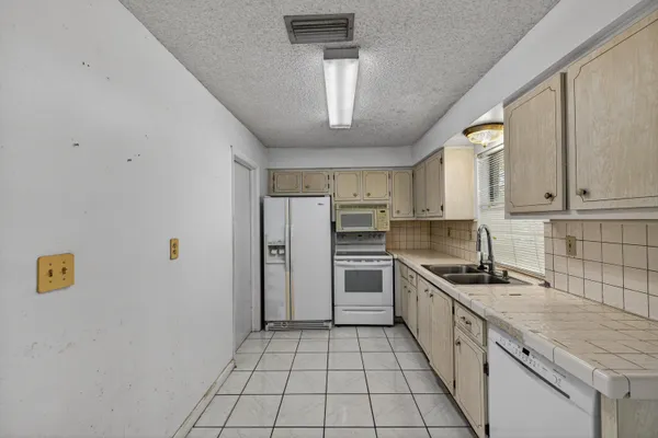 $424,788 | 8104 Northwest 94th Avenue, Tamarac, FL 33321