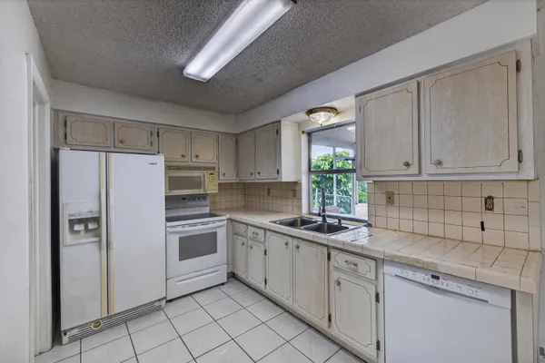 $424,788 | 8104 Northwest 94th Avenue, Tamarac, FL 33321