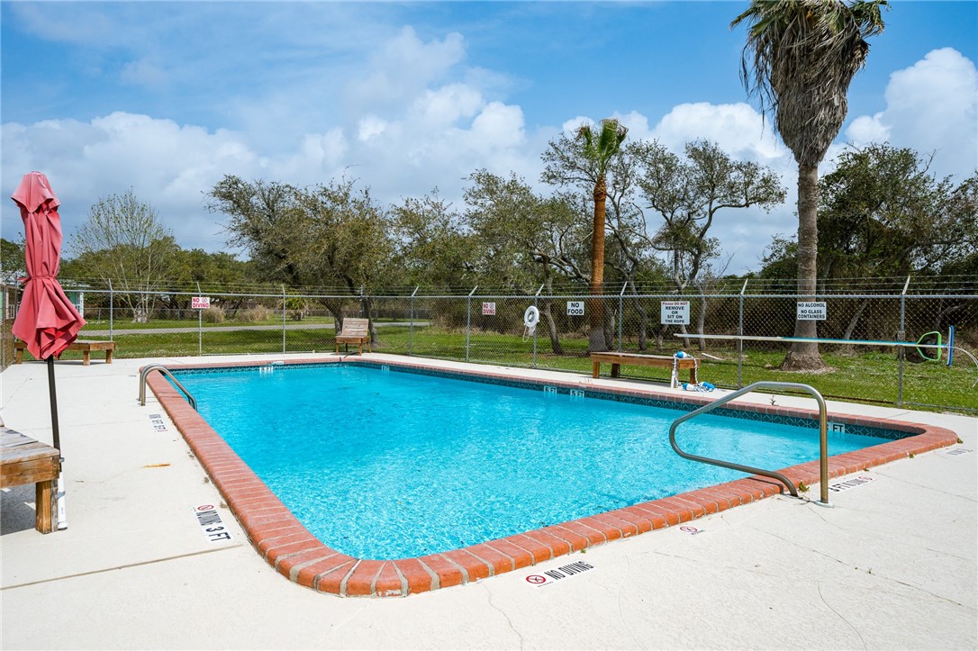 628 Channelview Road Rockport, TX 78382 - Photo 6 of 11