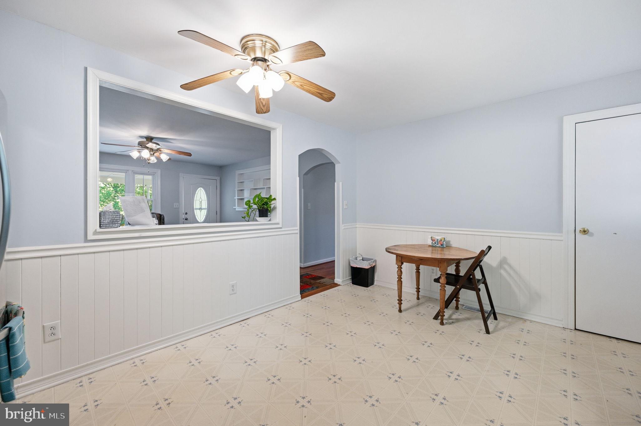 9337 Everona Road Unionville, VA 22567 - Photo 8 of 46 Bright and airy eat in country kitchen.