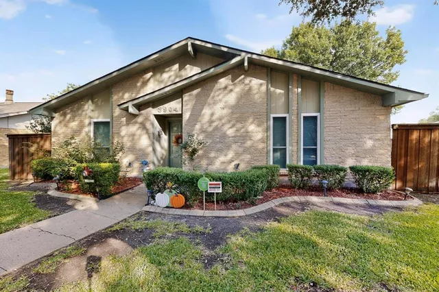 $330,000 | 3904 Villa Downs Drive, Plano, TX 75023