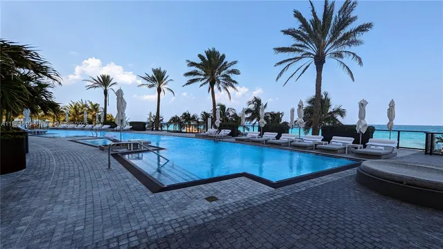 $4,500,000 | 18555 Collins Avenue, Unit 3005, Sunny Isles Beach, FL 33160