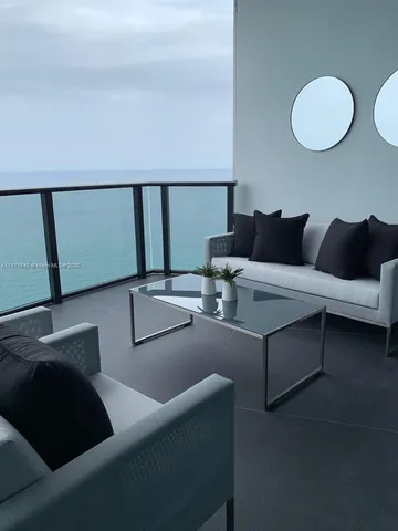 $4,500,000 | 18555 Collins Avenue, Unit 3005, Sunny Isles Beach, FL 33160