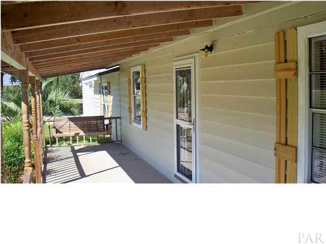 8230 Parker Road Milton, FL 32570 - Photo 9 of 15 Frt porch