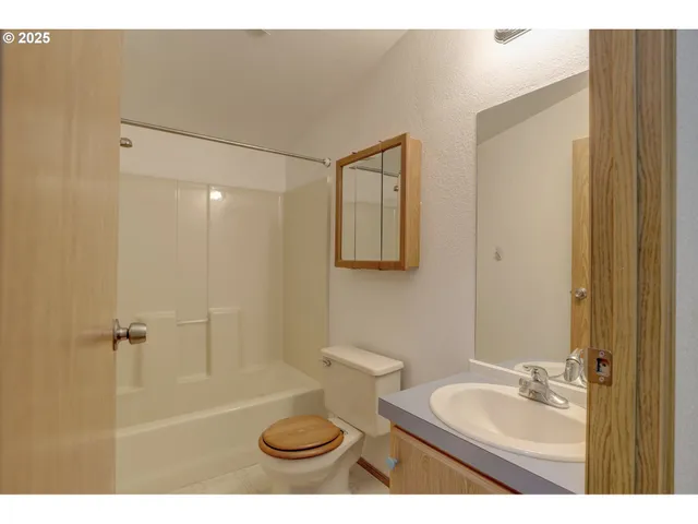 $259,000 | 950 Pomona Street West, Unit 127, The Dalles, OR 97058