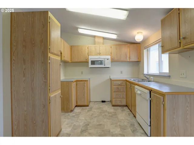 $259,000 | 950 Pomona Street West, Unit 127, The Dalles, OR 97058