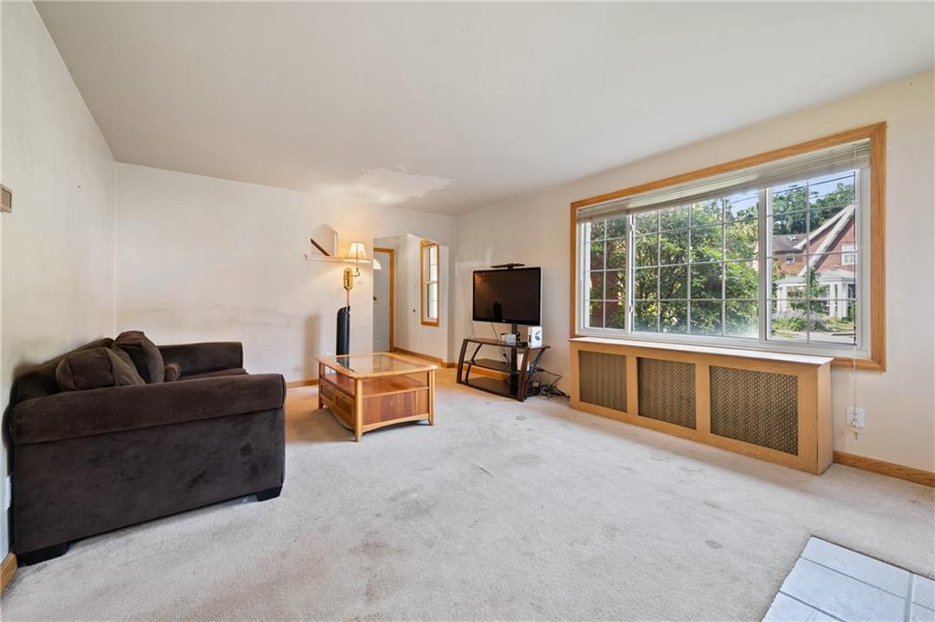 2955 Fernwald Road Pittsburgh, PA 15217 - Photo 2 of 28 Gallery Image 2