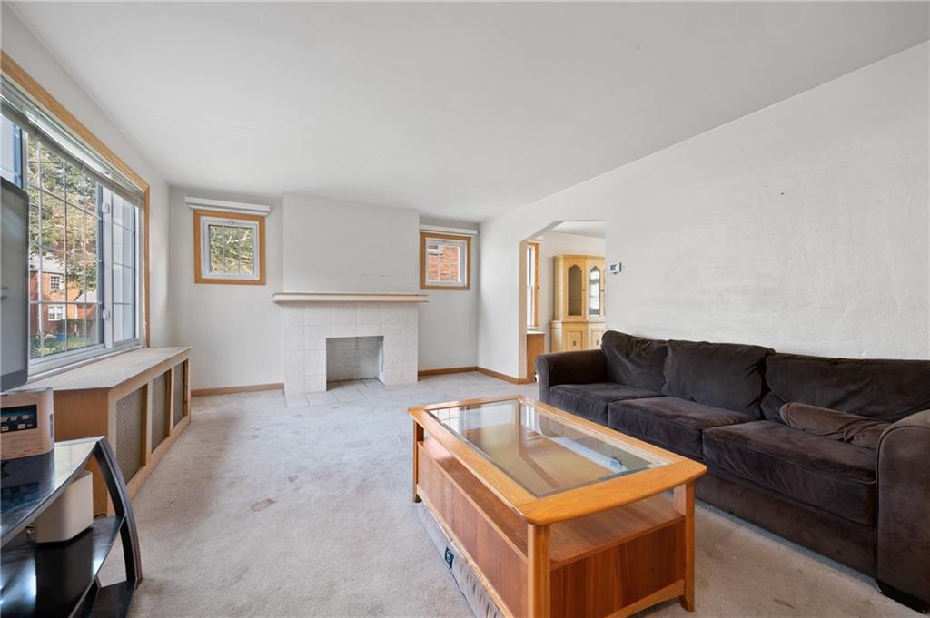 2955 Fernwald Road Pittsburgh, PA 15217 - Photo 3 of 28 Gallery Image 3