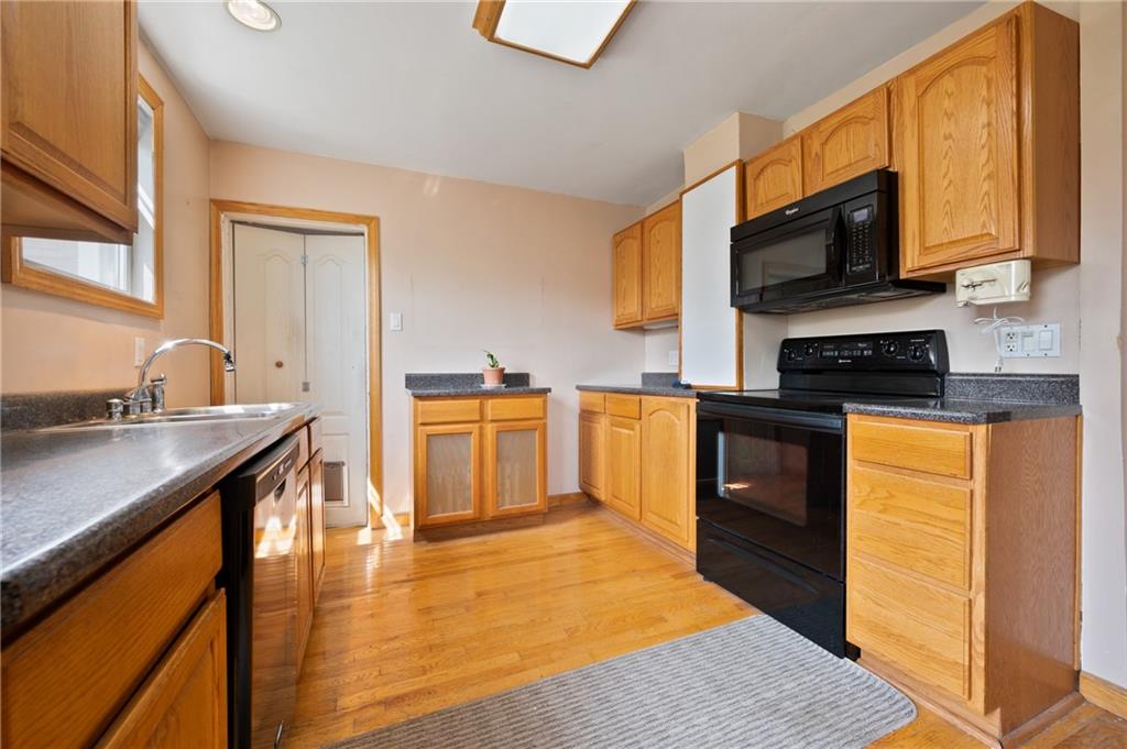2955 Fernwald Road Pittsburgh, PA 15217 - Photo 7 of 28 Gallery Image 7
