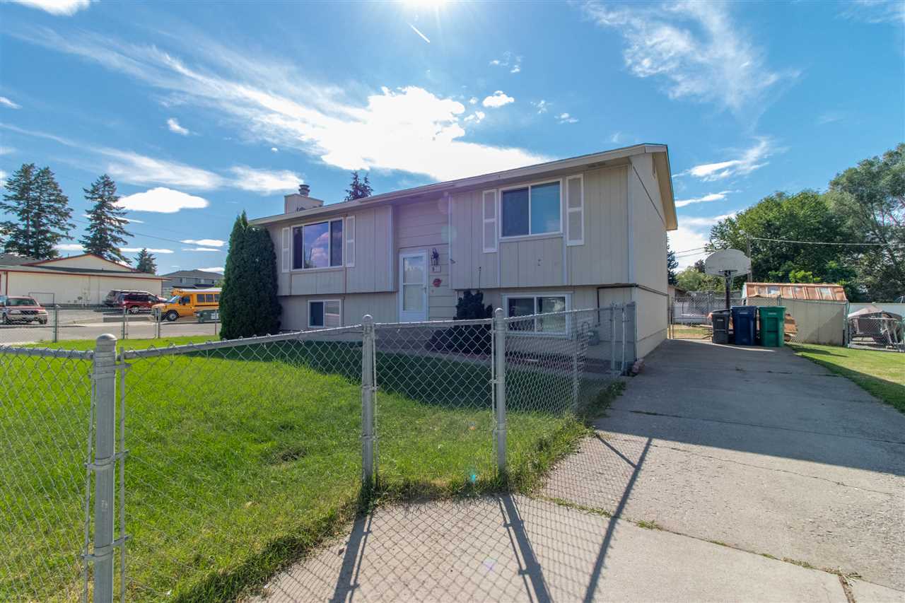 822 South Evergreen Road Spokane, WA 99216 - Photo 3 of 21