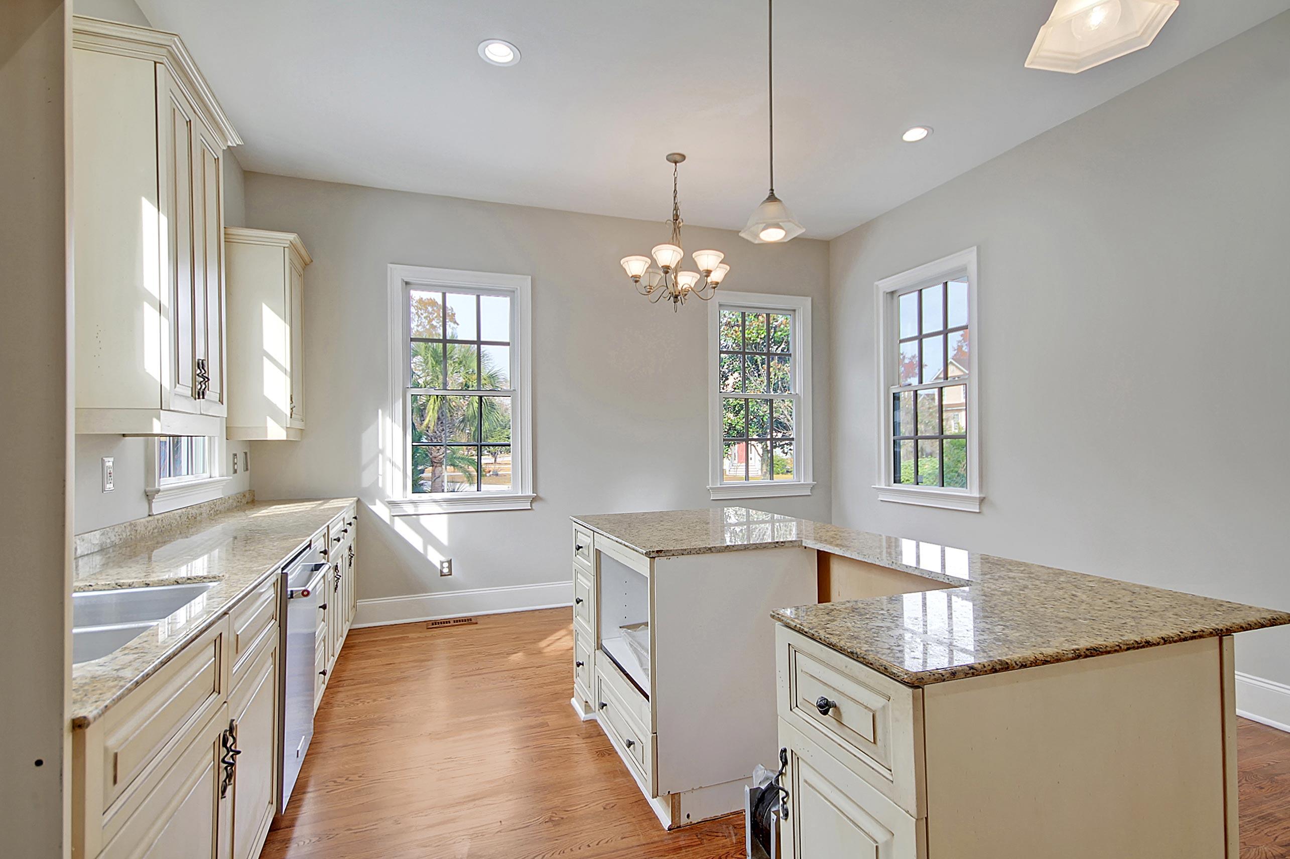 1179 Quick Rabbit Loop Charleston, SC 29414 - Photo 14 of 48 Kitchen to eat-in