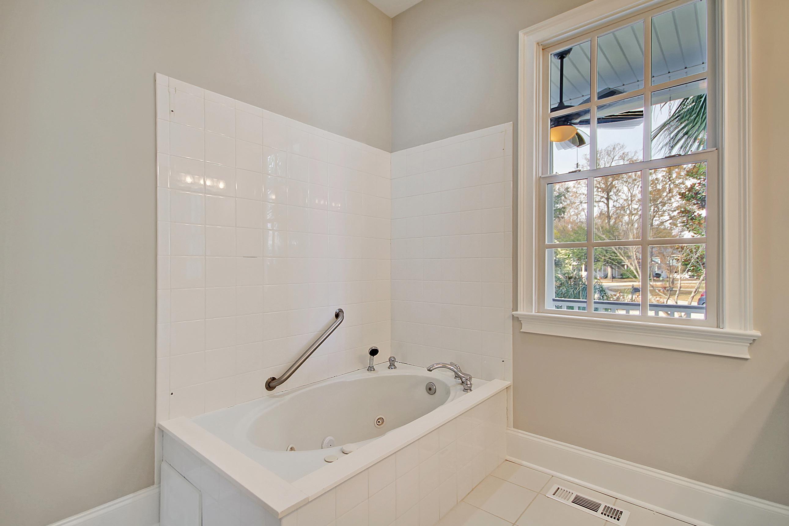 1179 Quick Rabbit Loop Charleston, SC 29414 - Photo 32 of 48 2nd floor Full Bath Tub