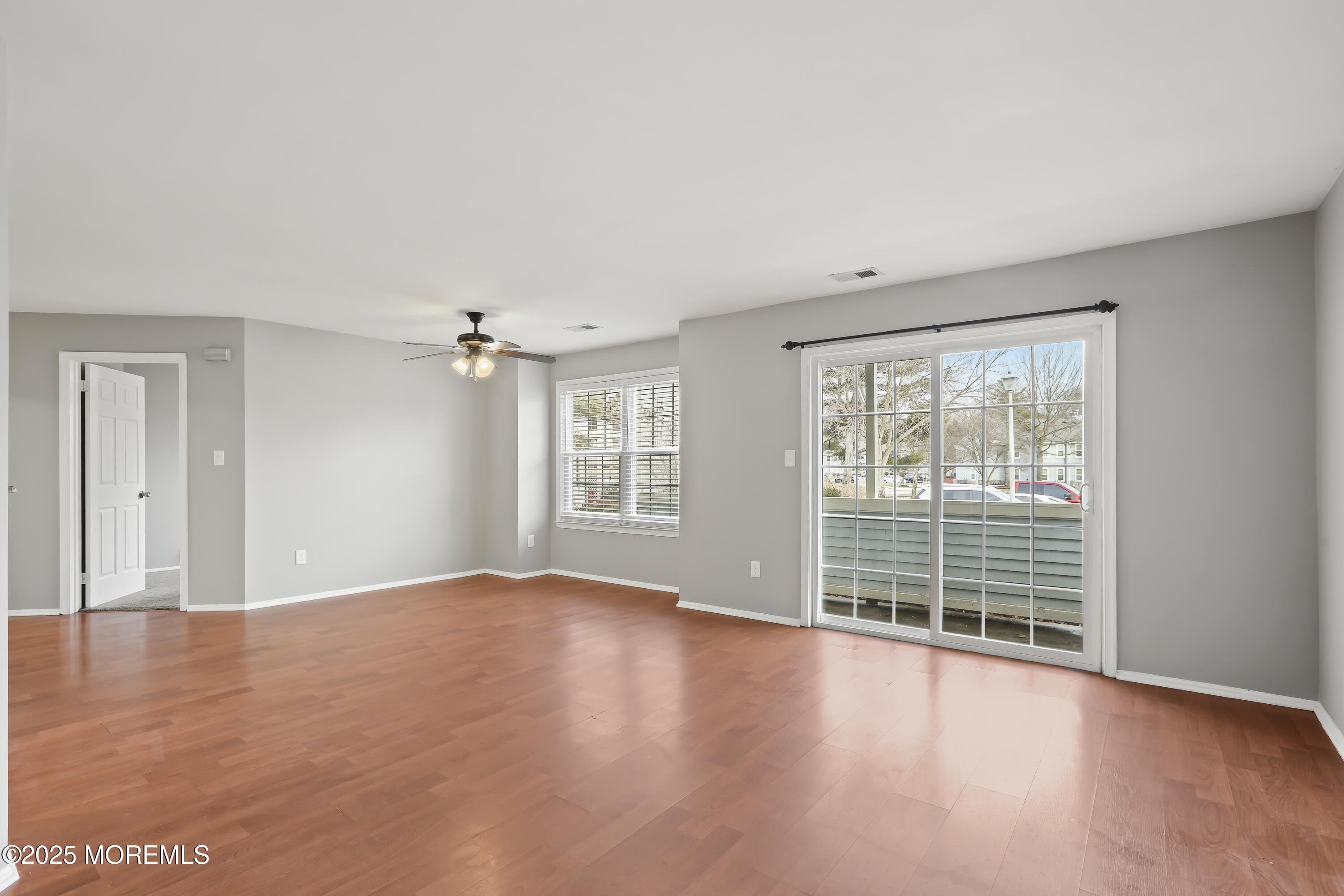461 Magnolia Court Howell, NJ 07731 - Photo 4 of 26 6a8a0624