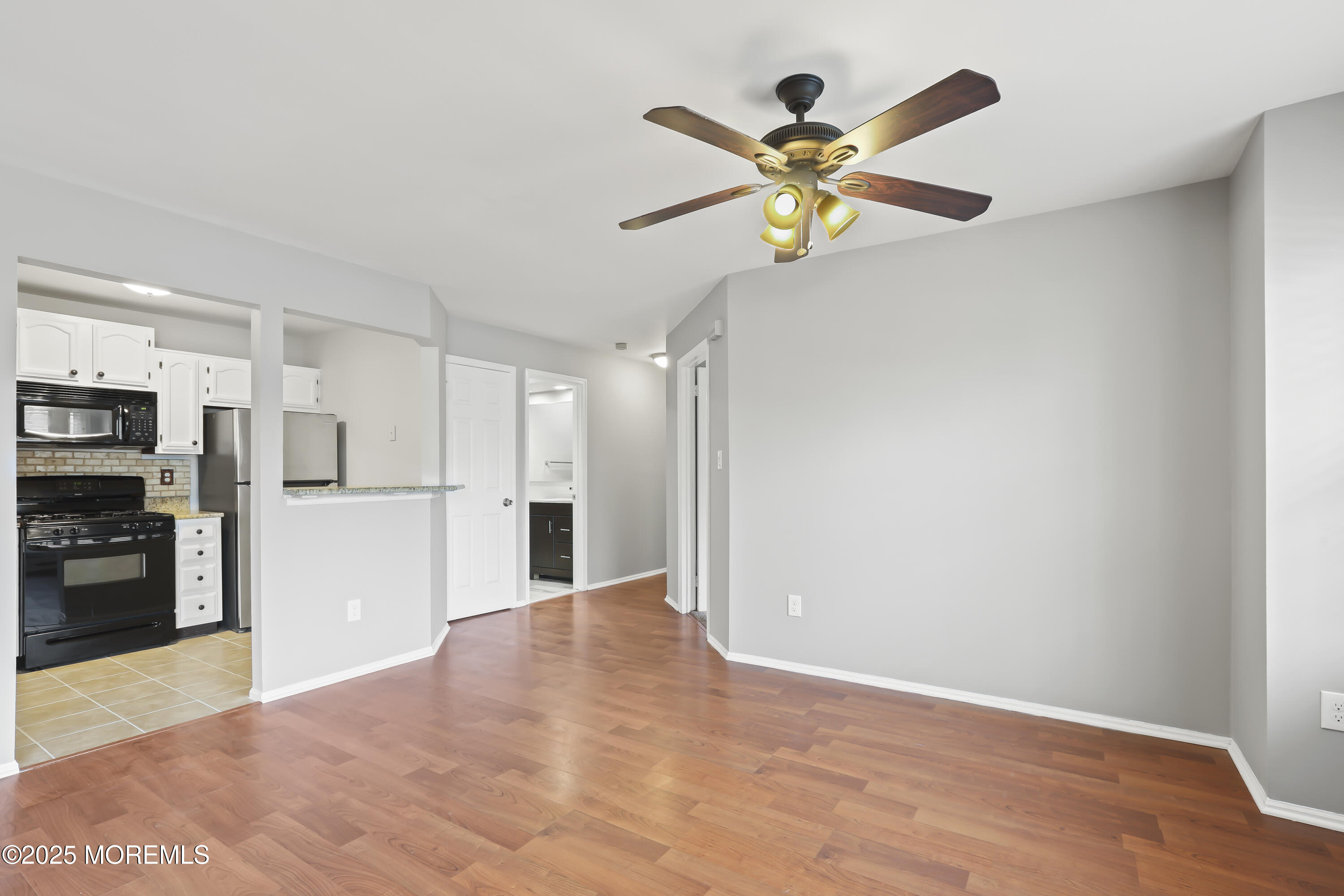 461 Magnolia Court Howell, NJ 07731 - Photo 6 of 26 6a8a0634