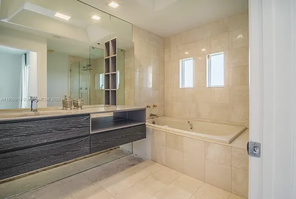 $17,000 | 3500 Island Boulevard, Unit DPH01, Aventura, FL 33160