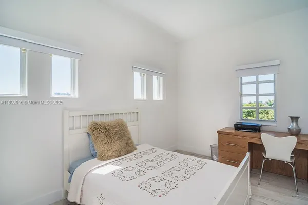 $17,000 | 3500 Island Boulevard, Unit DPH01, Aventura, FL 33160