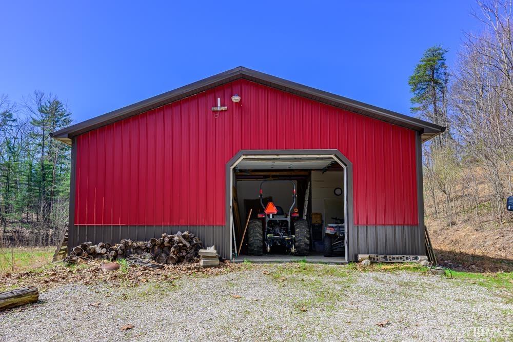 8277 Shiloh Road Boonville, IN 47601 - Photo 3 of 27