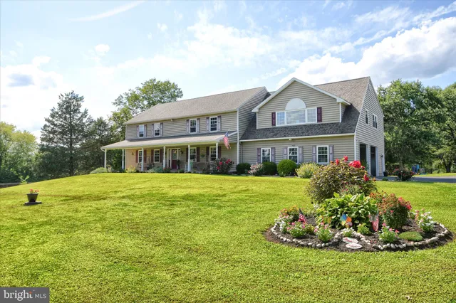 $980,000 | 1010 Sweetbriar Road, Perkasie, PA 18944