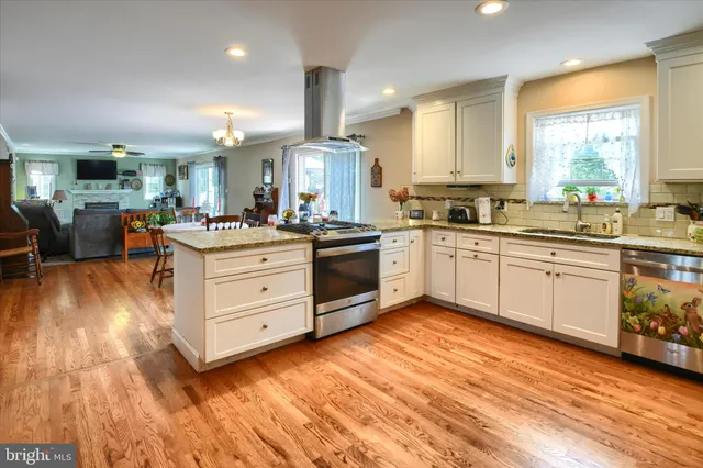 $980,000 | 1010 Sweetbriar Road, Perkasie, PA 18944