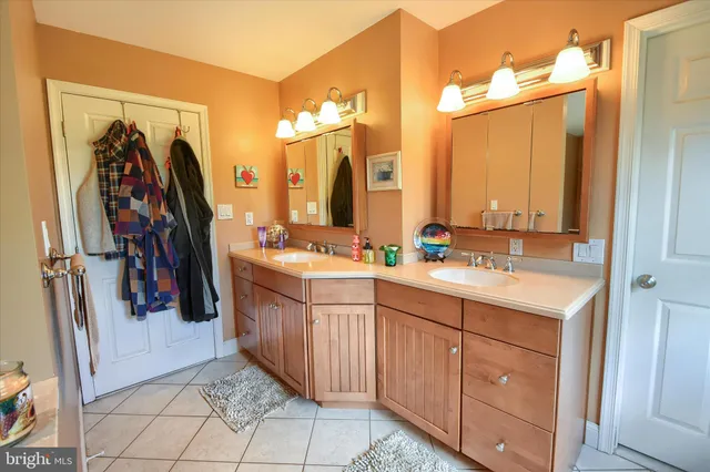 $980,000 | 1010 Sweetbriar Road, Perkasie, PA 18944