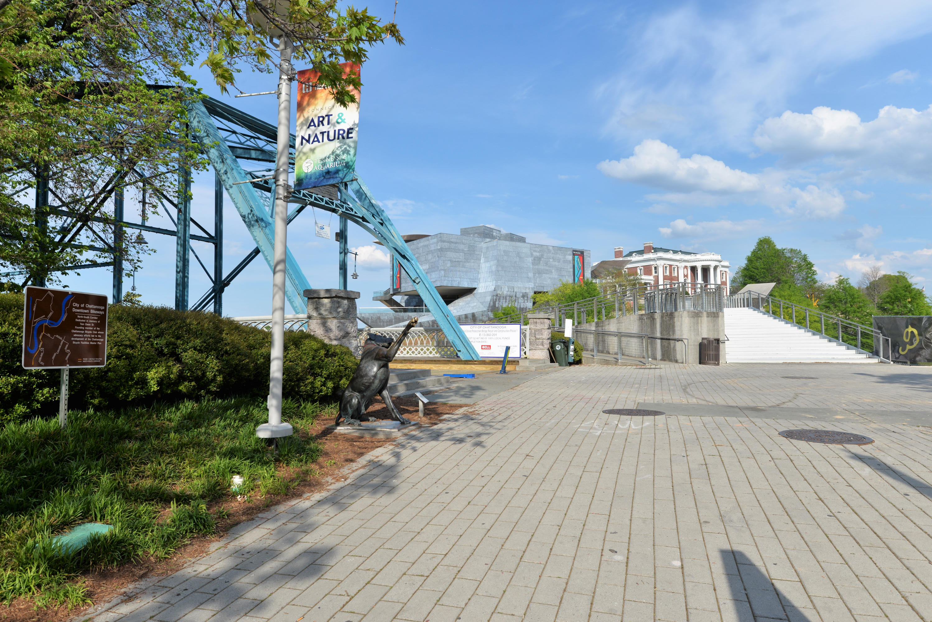 129 Walnut Street, Unit 134 Chattanooga, TN 37403 - Photo 26 of 27 Steps to the Walnut Street Bridge & Hunt