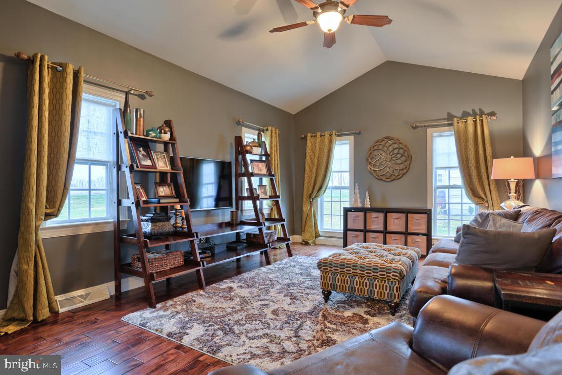 558 Royal Road Palmyra, PA 17078 - Photo 12 of 21 Gallery Image 12