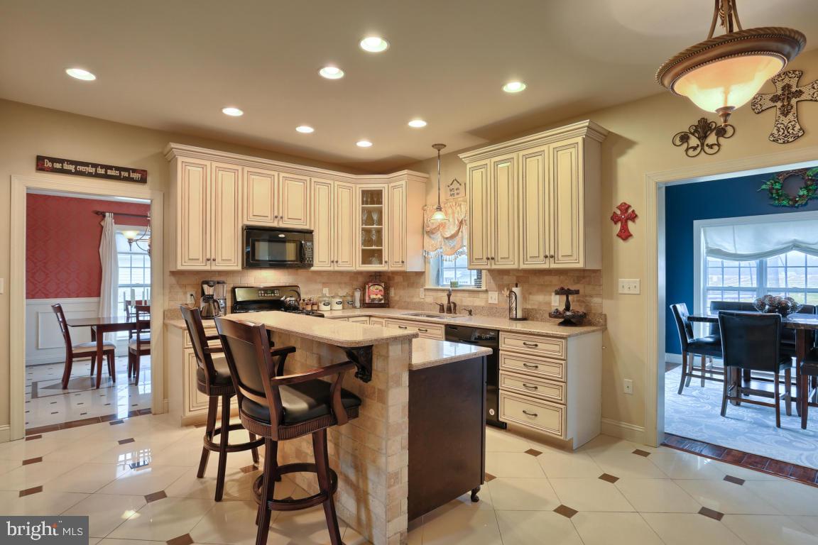558 Royal Road Palmyra, PA 17078 - Photo 4 of 21 Gallery Image 4