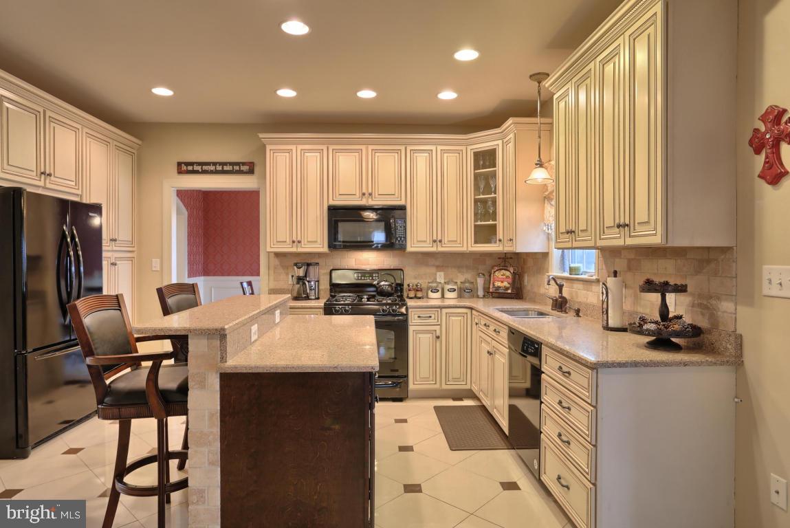 558 Royal Road Palmyra, PA 17078 - Photo 5 of 21 Gallery Image 5